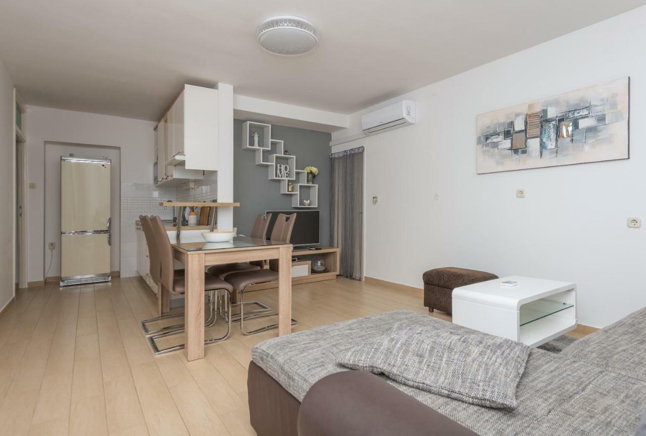 Apartmani Mona Макарска Экстерьер фото
