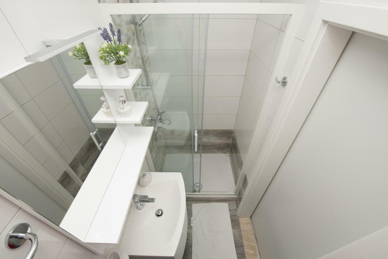Apartmani Mona Макарска Экстерьер фото