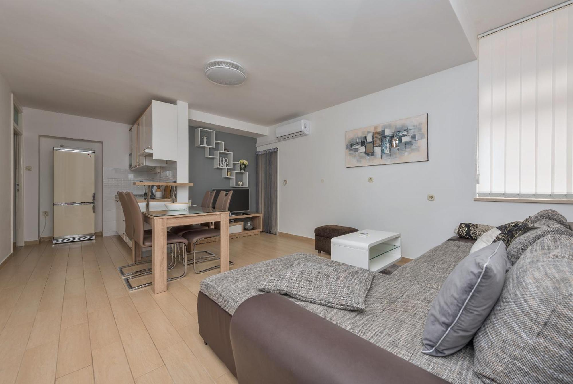 Apartmani Mona Макарска Экстерьер фото
